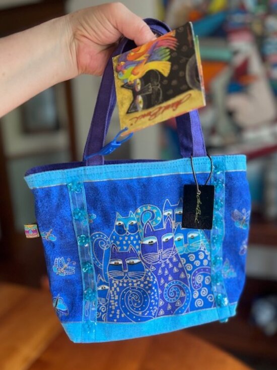 Laurel Burch Handbags - NWT Laurel Burch Original Cats Print Tote Bag Purple Handle Beads